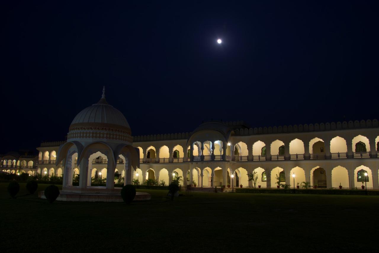 V Resorts Rajmahal Orchha Eksteriør bilde